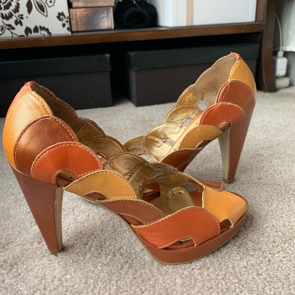 BCBGirls Shoes rust/ bronze colour. Size 5.5